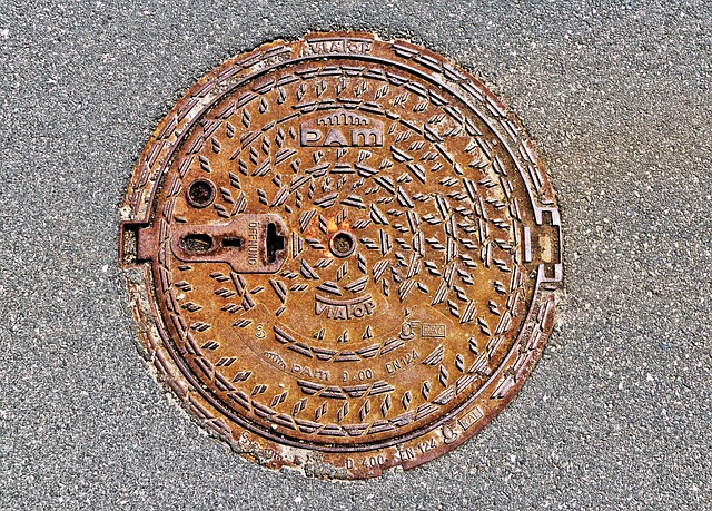 photo d'une plaque d'égout